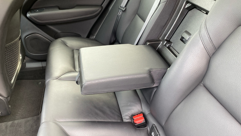 Volvo XC60 2.0 B5P Plus Dark 5dr AWD Geartronic Petrol Estate